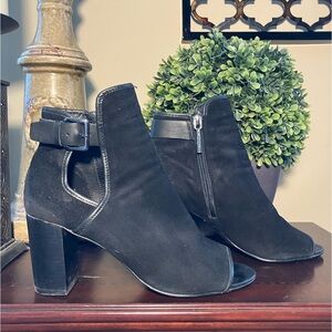 Donald J Pliner Sandals